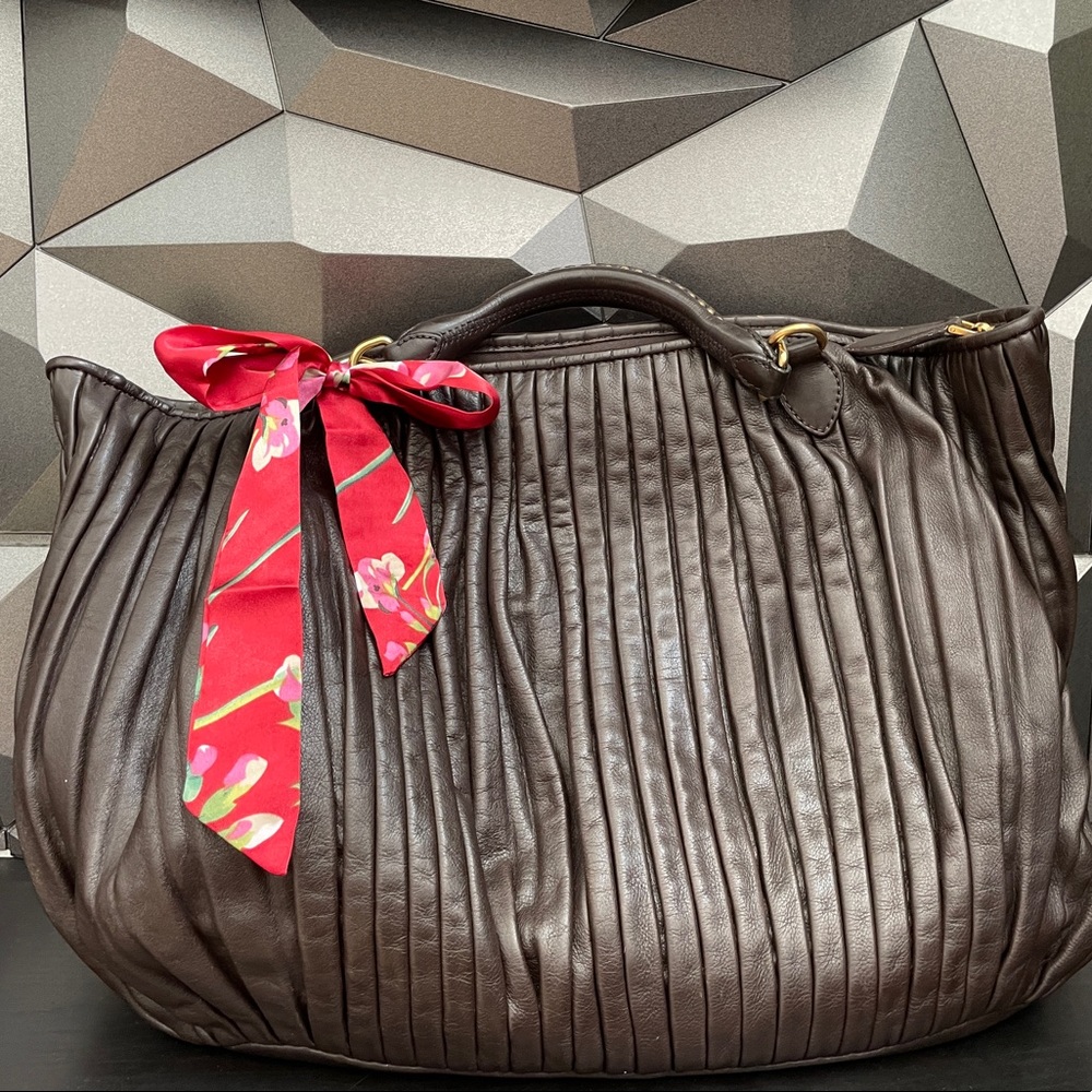 Miu Miu 2-way Gand/Crossbody Bag